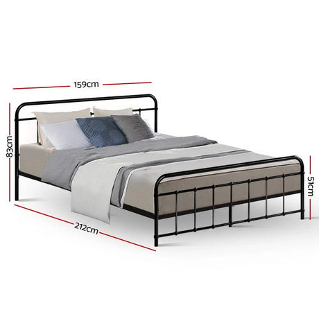 Black metal bed frame with headboard and footboard, gray bedding, pillows, and dimensions in centimeters