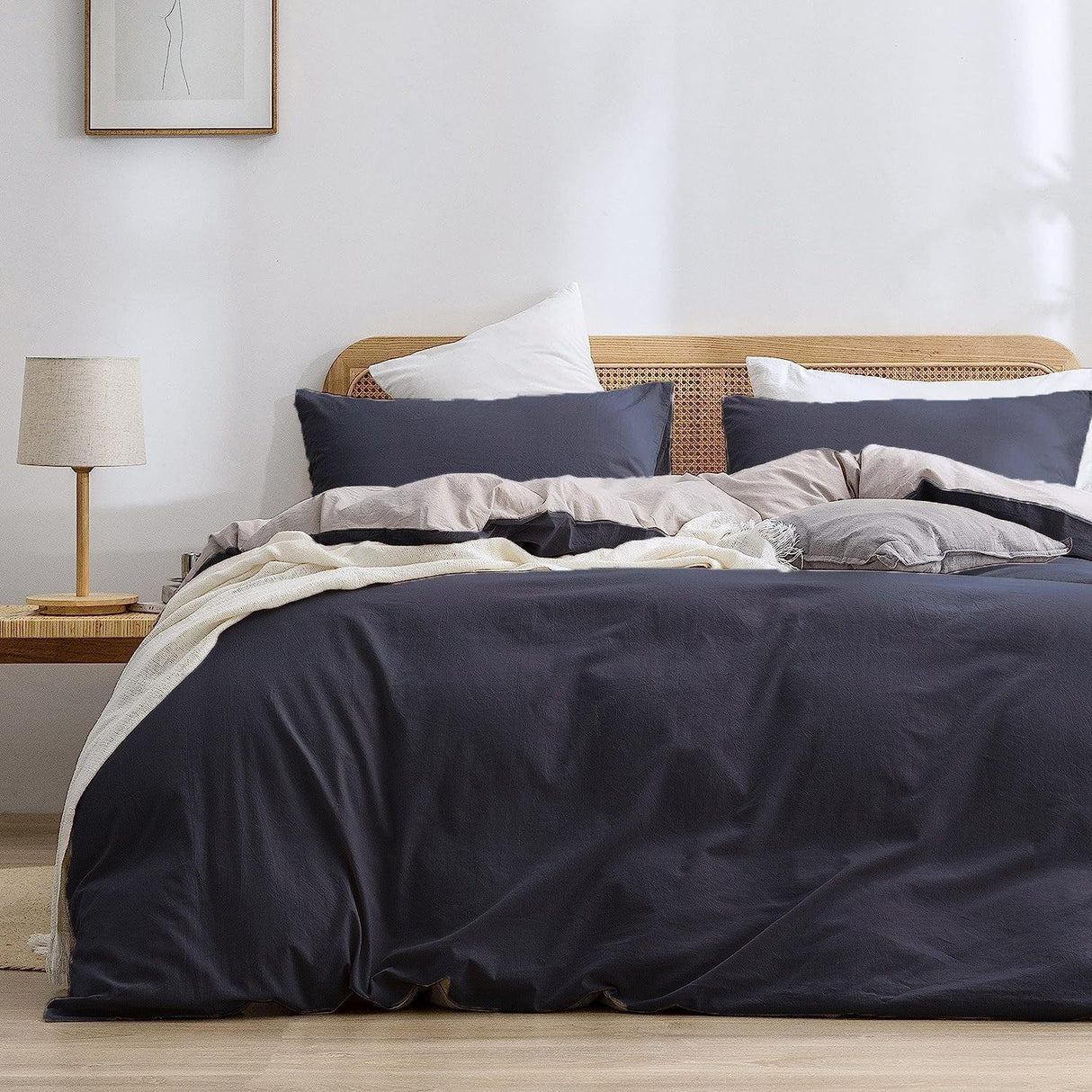 Luxurious Soft Brushed Microfiber 4-Piece Bedding Set Double Iris Blue - Duvet Cover with Fitted Sheet